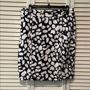 LOFT Black and White Patterned Pencil Skirt